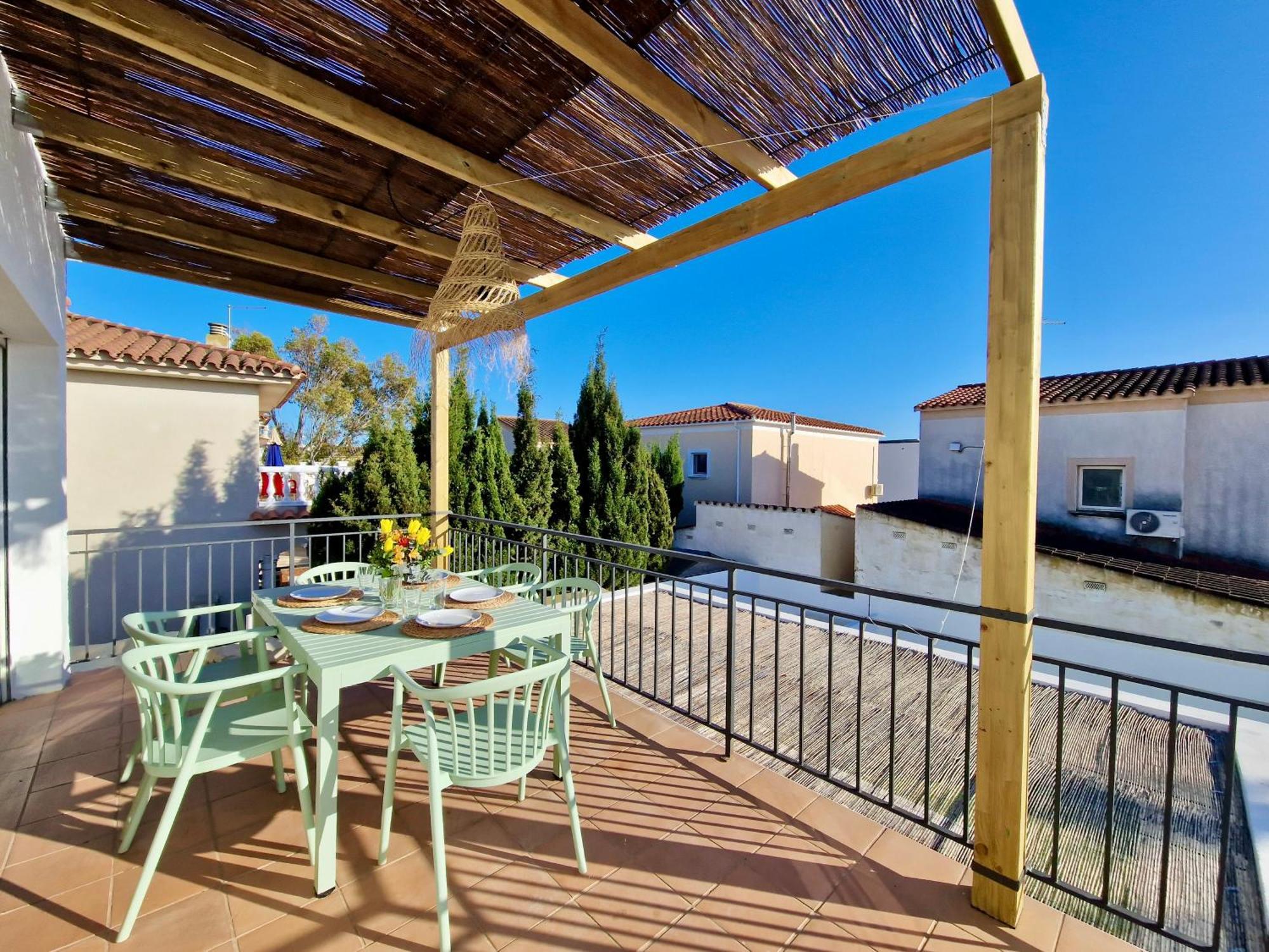 Gorgot P1 I Apartamento Con Terraza Y Piscina Comunitaria Cerca De La Playa Empuriabrava Extérieur photo
