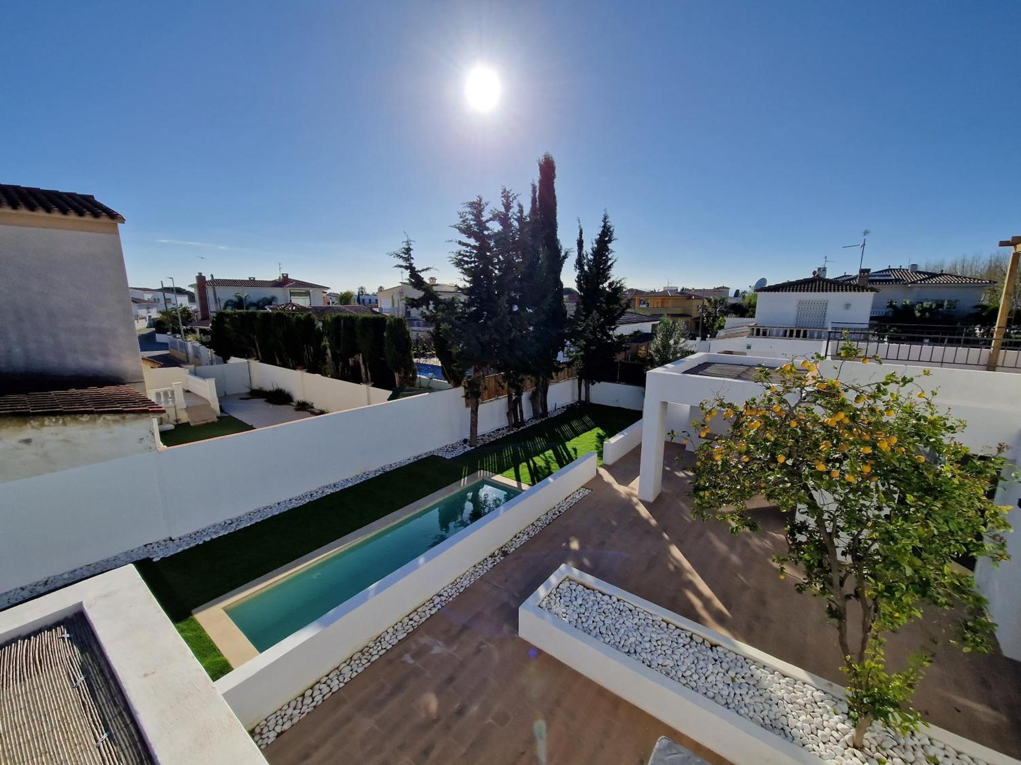 Gorgot P1 I Apartamento Con Terraza Y Piscina Comunitaria Cerca De La Playa Empuriabrava Extérieur photo